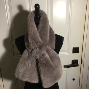 Love & Lore Plush Faux Fur Grey Super Soft Scarf